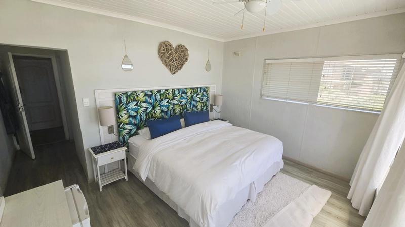 7 Bedroom Property for Sale in De Kelders Western Cape